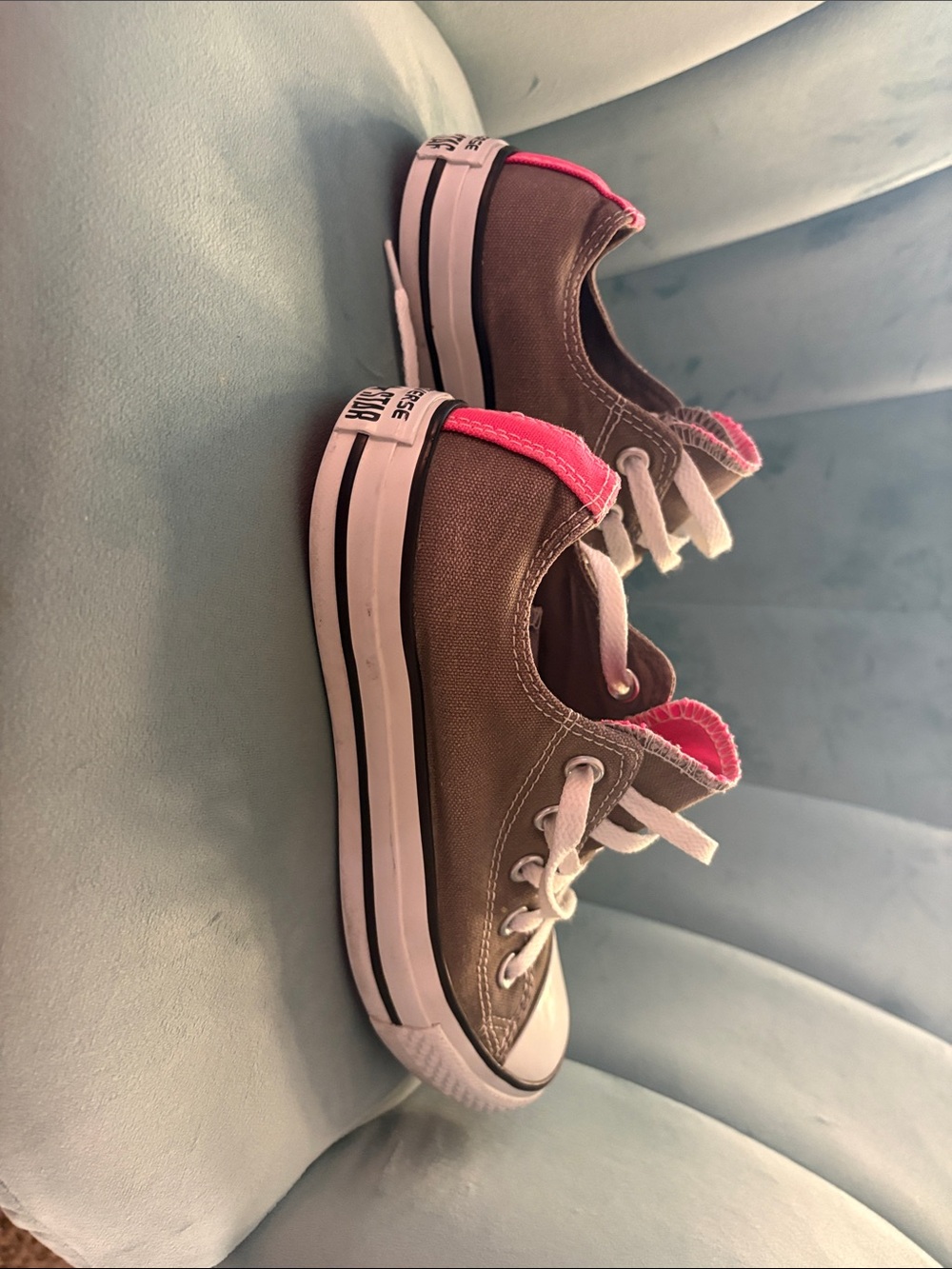 🩷💚 WOMENS CUTE ARMY GREEN AND PINK CONVERSE
